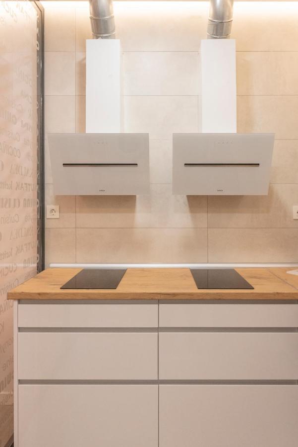 Bilbao Rooms & Kitchen Zorroza Exterior photo